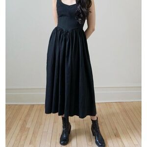 Ovate hemlock dress. Size small Black